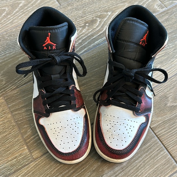 Nike Air Jordan 1 Mid SE - Picture 1 of 9